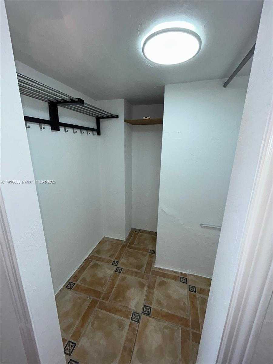 Small Image of 7850 BYRON AVE #403, Miami Beach Number 17