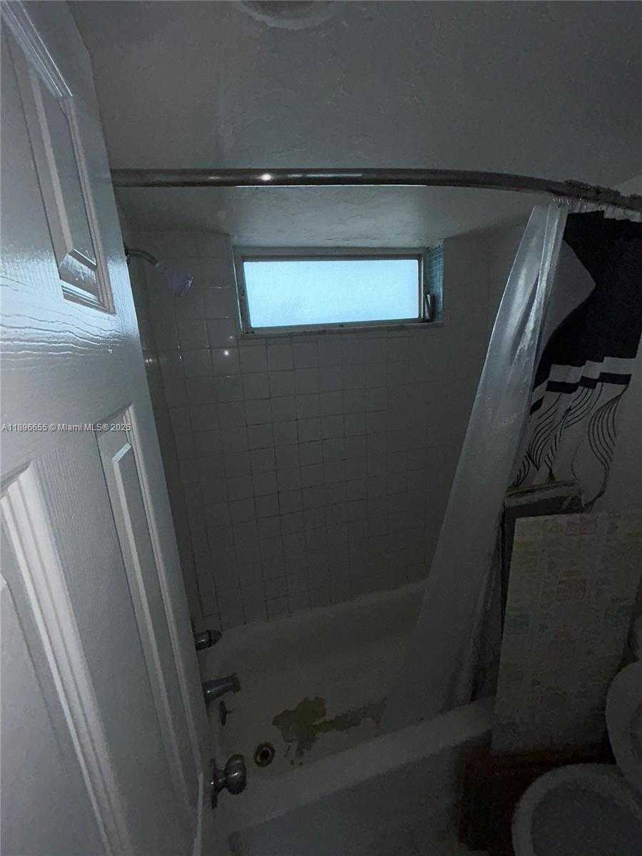 Small Image of 7850 BYRON AVE #403, Miami Beach Number 21