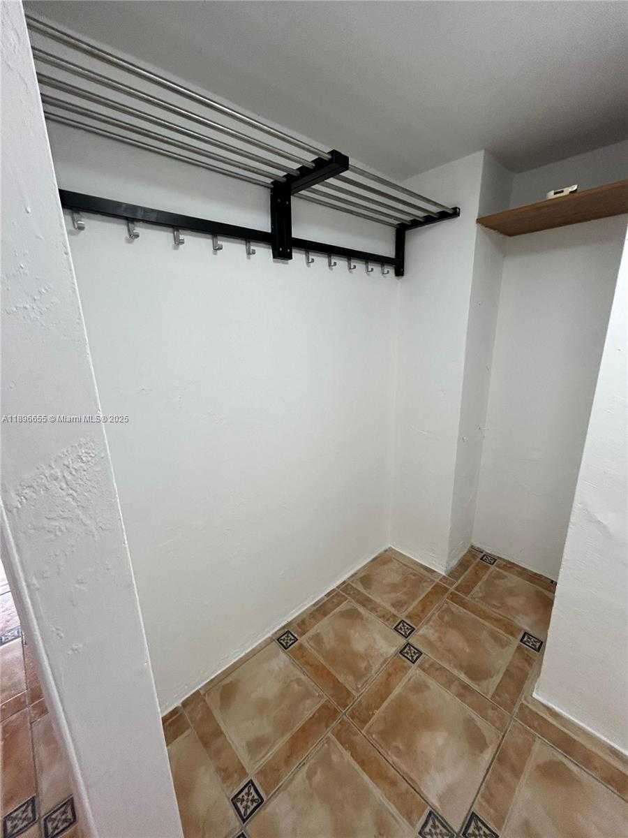 Small Image of 7850 BYRON AVE #403, Miami Beach Number 28