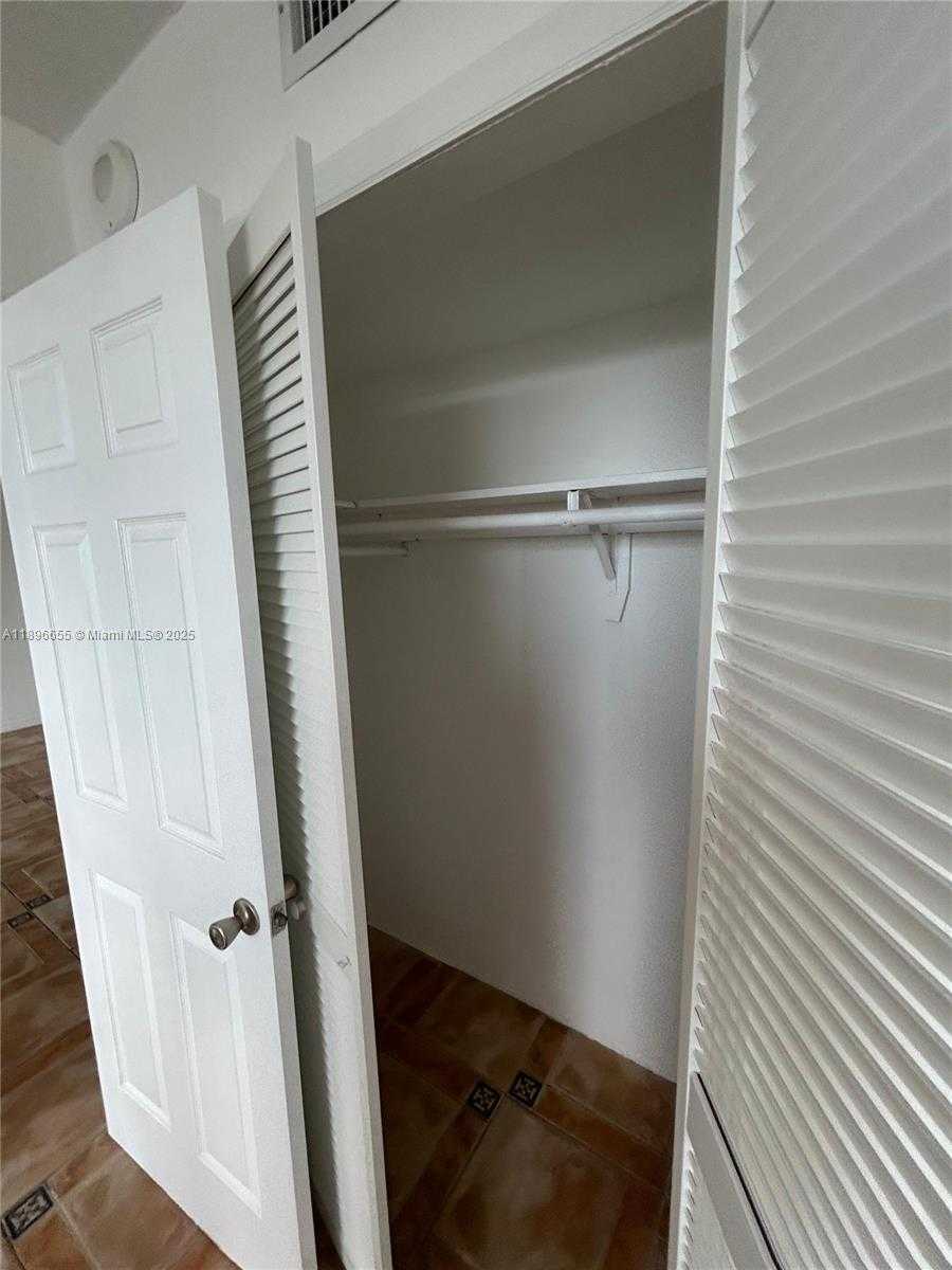 Small Image of 7850 BYRON AVE #403, Miami Beach Number 32