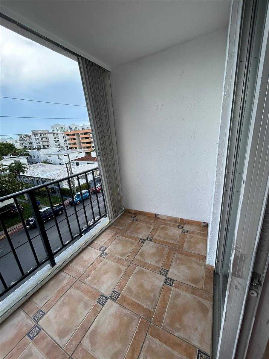 Small Image of 7850 BYRON AVE #403, Miami Beach Number 35