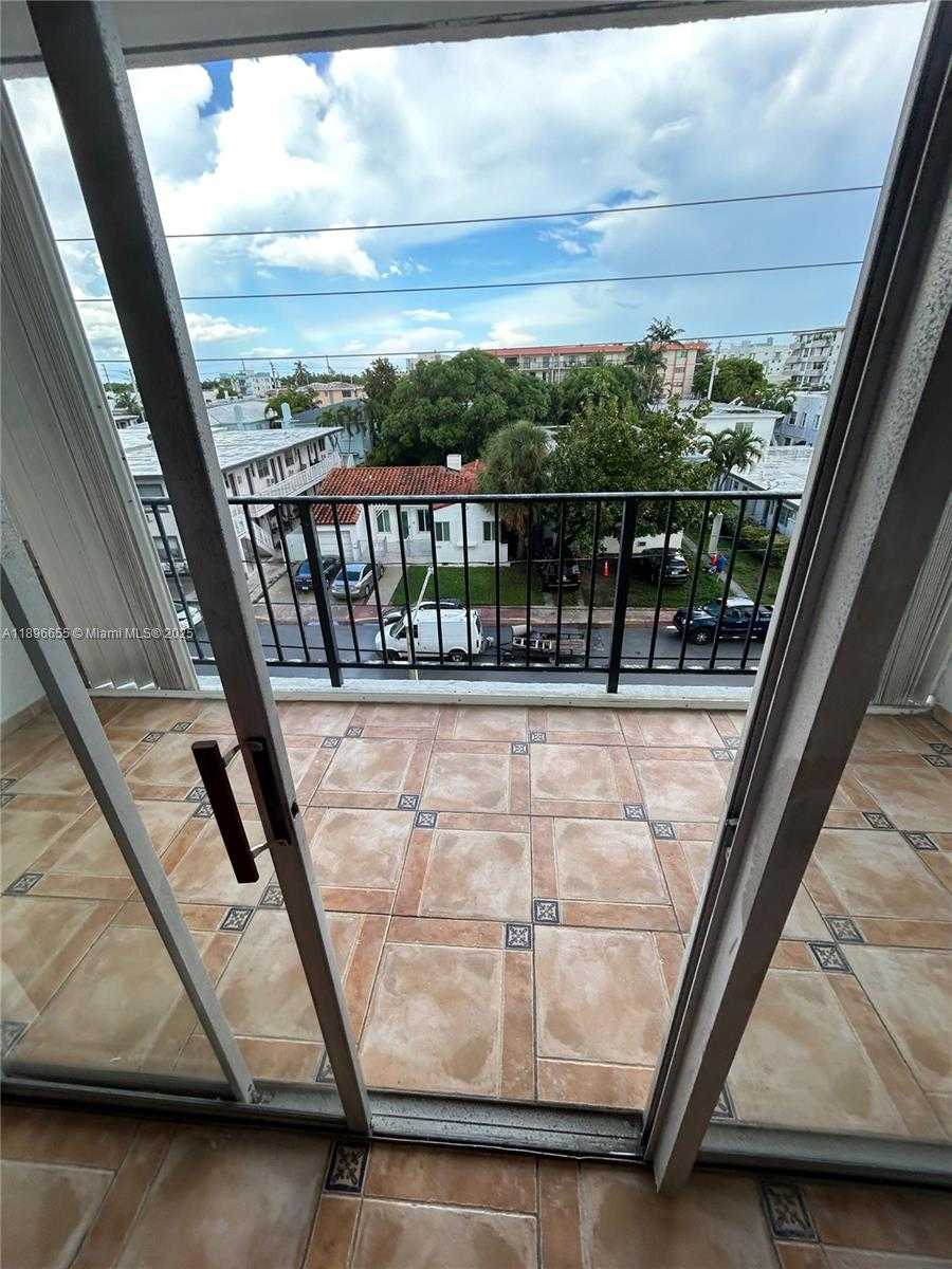 Small Image of 7850 BYRON AVE #403, Miami Beach Number 37