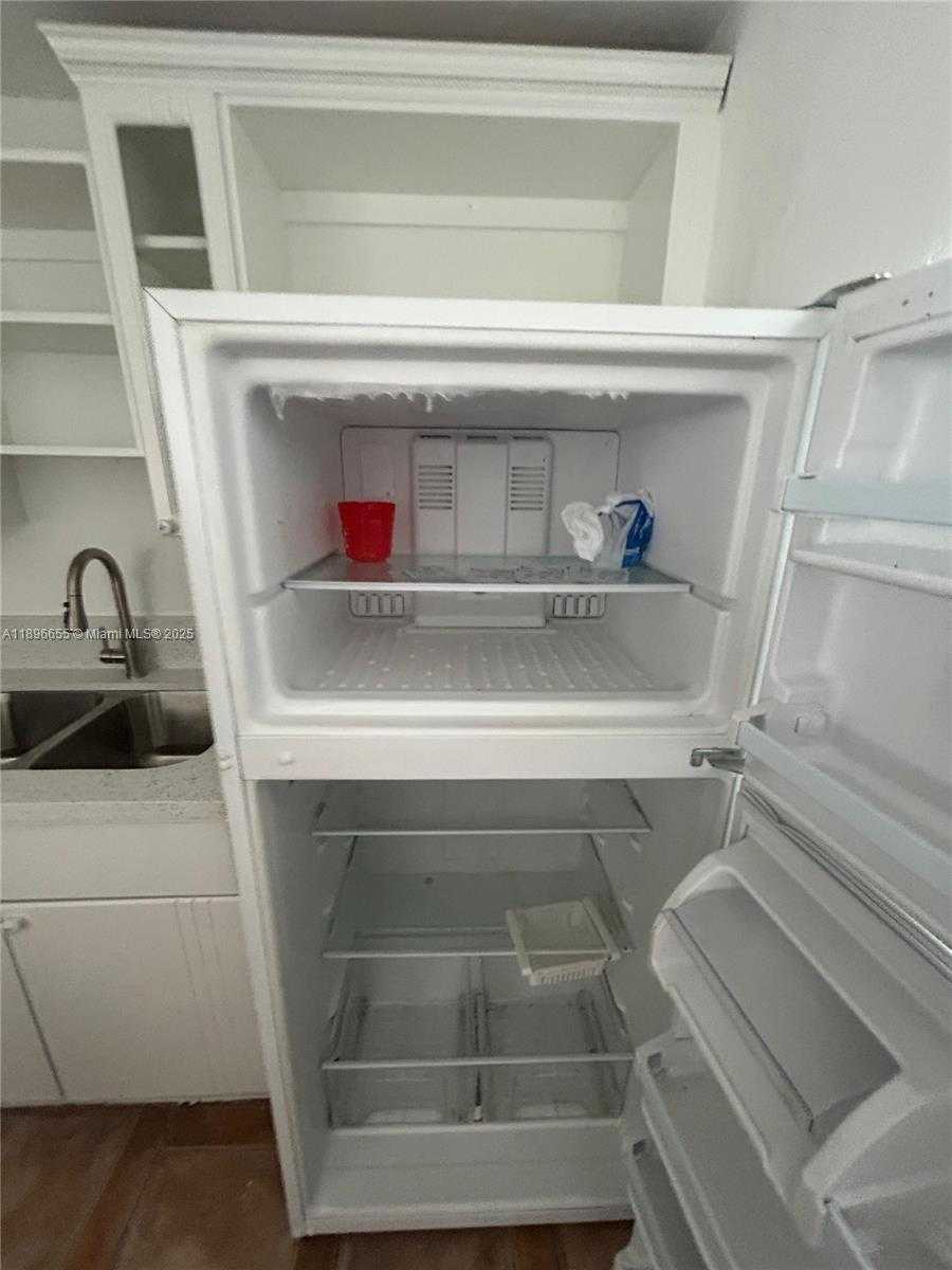 Small Image of 7850 BYRON AVE #403, Miami Beach Number 4