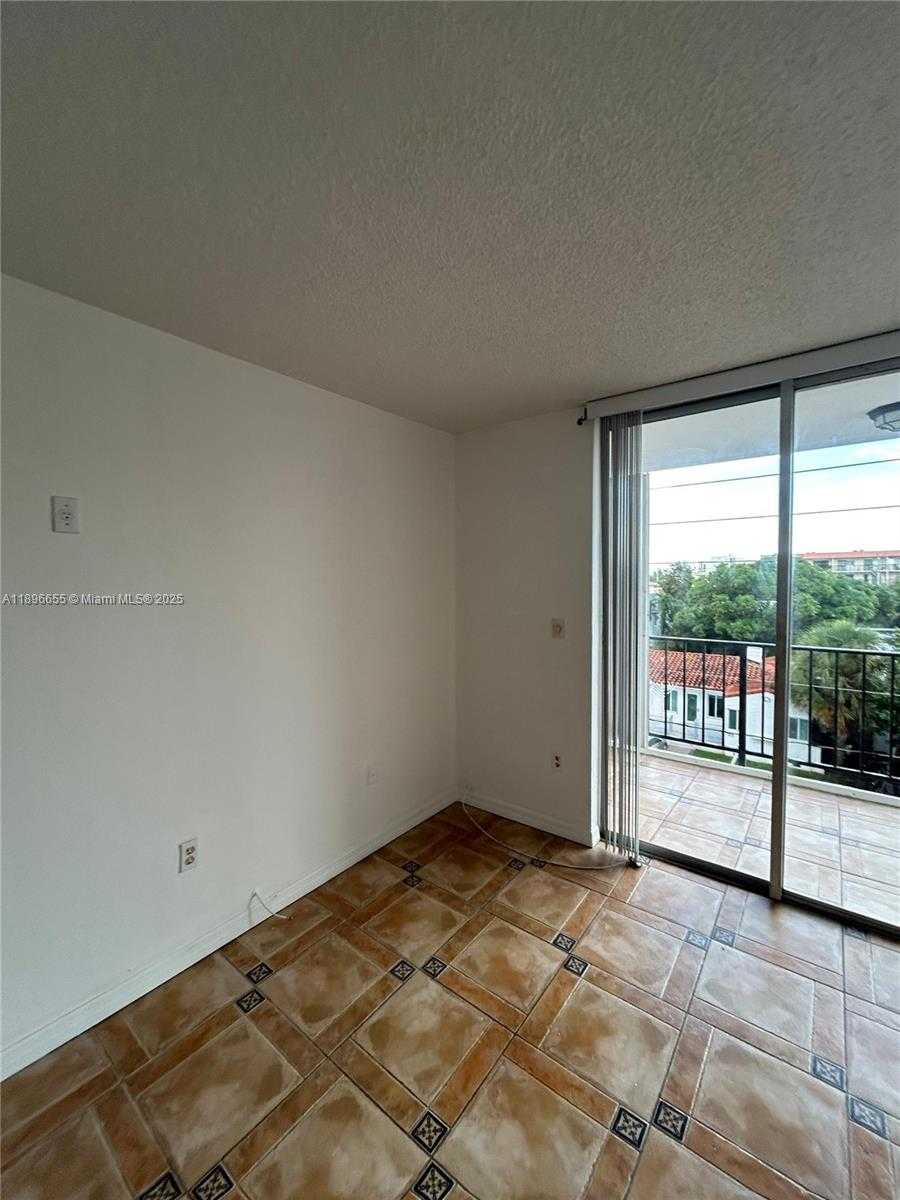 Small Image of 7850 BYRON AVE #403, Miami Beach Number 41