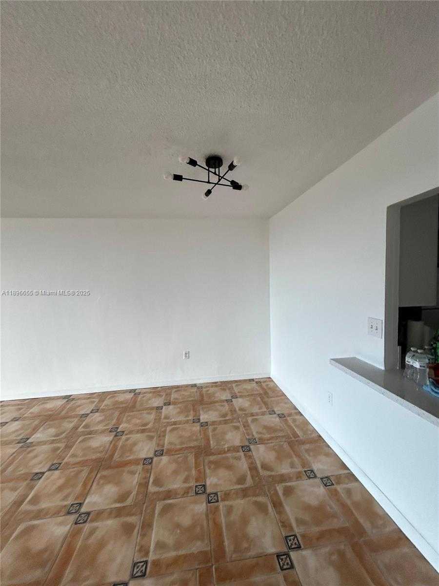 Small Image of 7850 BYRON AVE #403, Miami Beach Number 43
