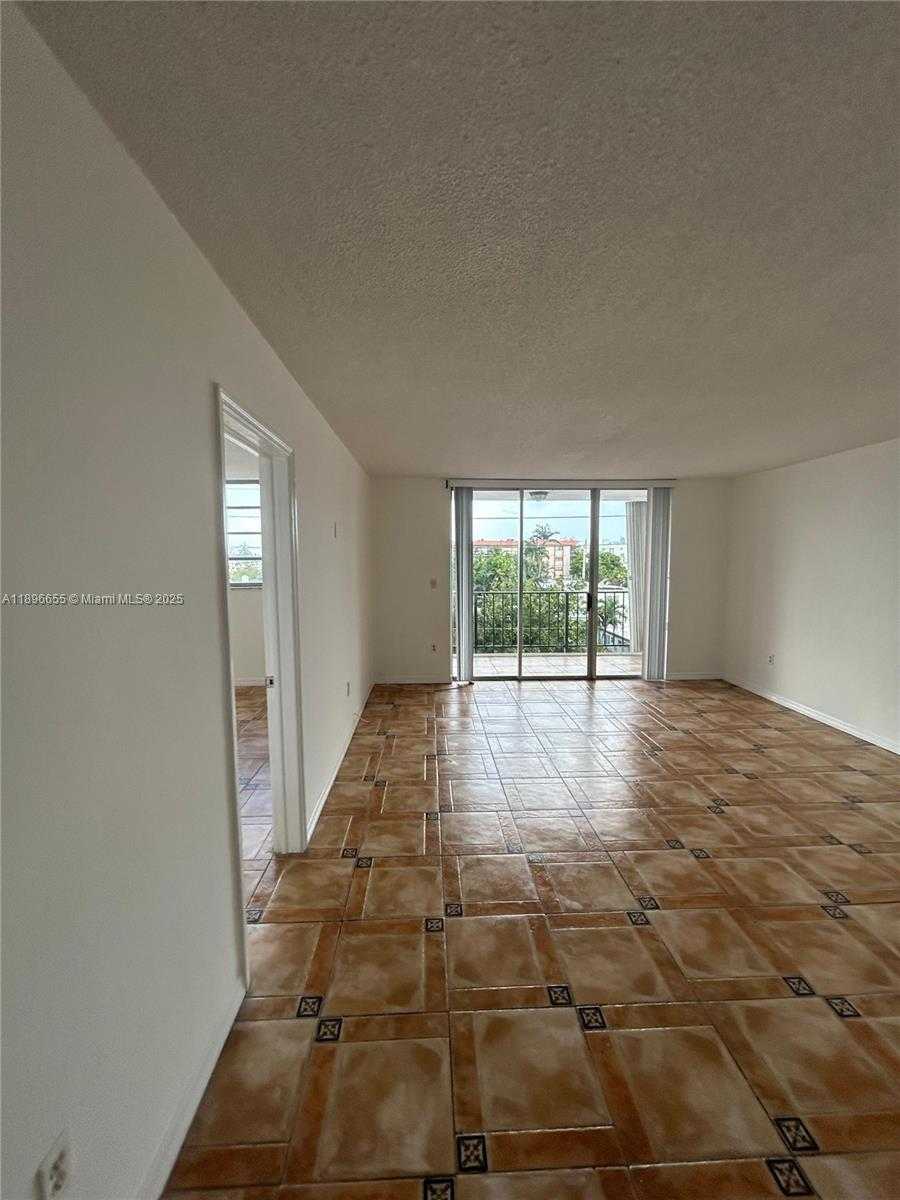 Small Image of 7850 BYRON AVE #403, Miami Beach Number 44