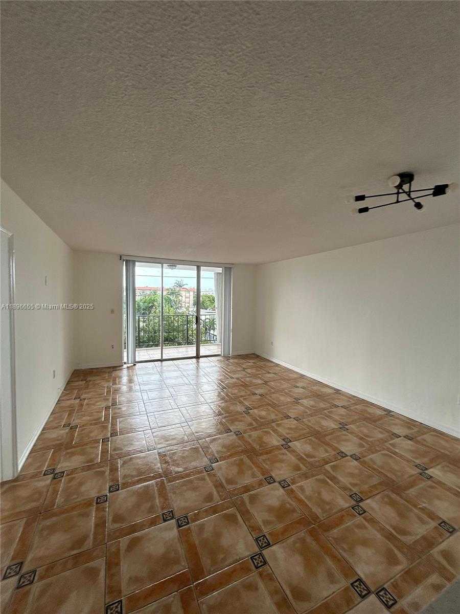 Small Image of 7850 BYRON AVE #403, Miami Beach Number 45