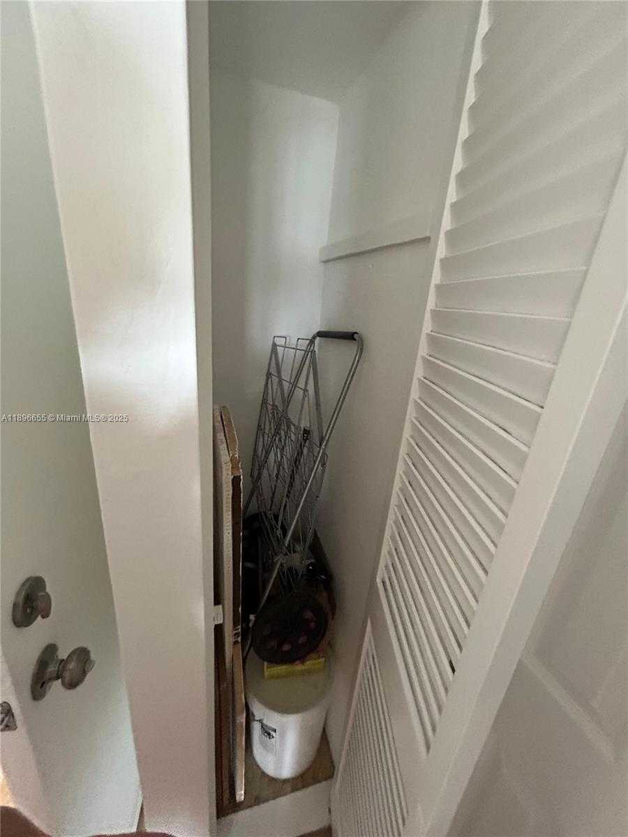 Small Image of 7850 BYRON AVE #403, Miami Beach Number 48