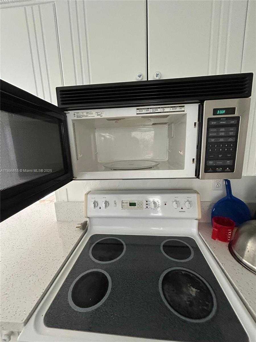 Small Image of 7850 BYRON AVE #403, Miami Beach Number 50