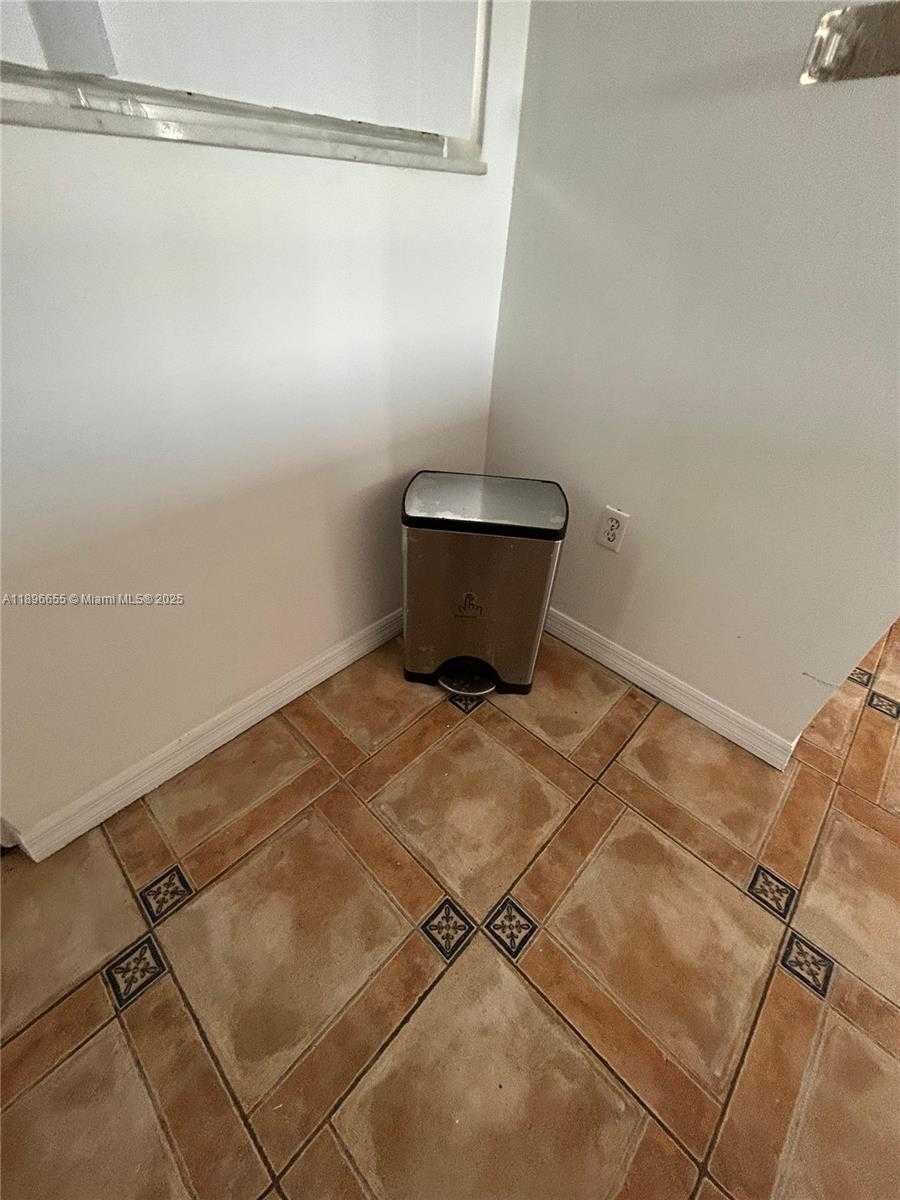 Small Image of 7850 BYRON AVE #403, Miami Beach Number 54
