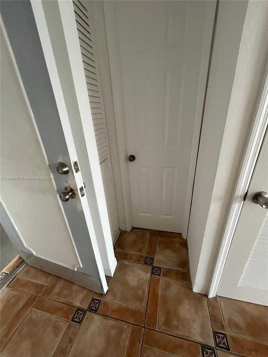 Small Image of 7850 BYRON AVE #403, Miami Beach Number 58