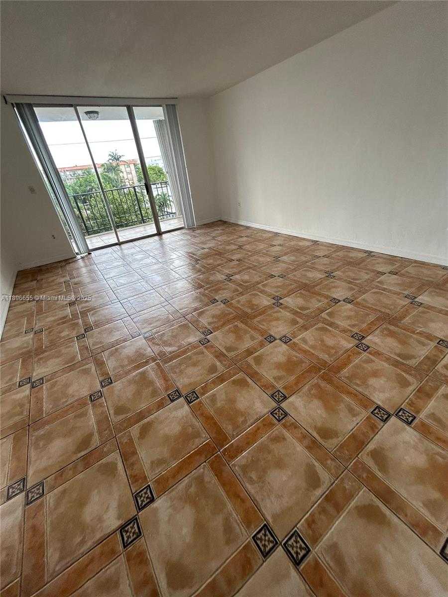 Small Image of 7850 BYRON AVE #403, Miami Beach Number 60
