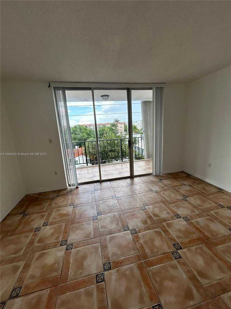Small Image of 7850 BYRON AVE #403, Miami Beach Number 61