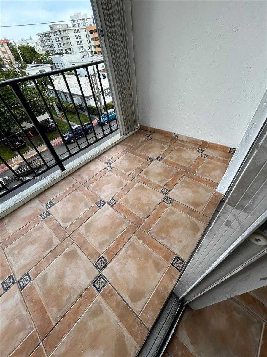 Small Image of 7850 BYRON AVE #403, Miami Beach Number 62