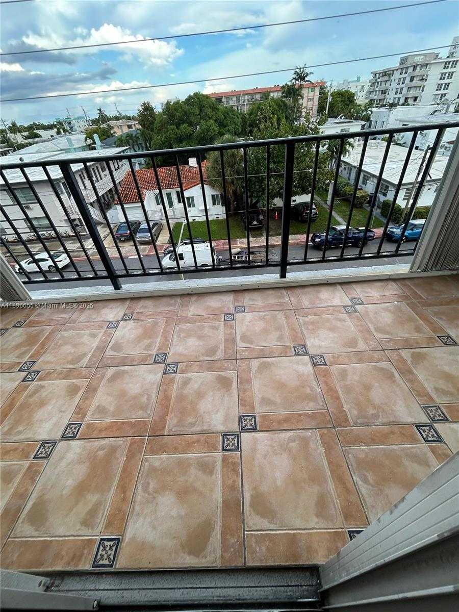 Small Image of 7850 BYRON AVE #403, Miami Beach Number 64