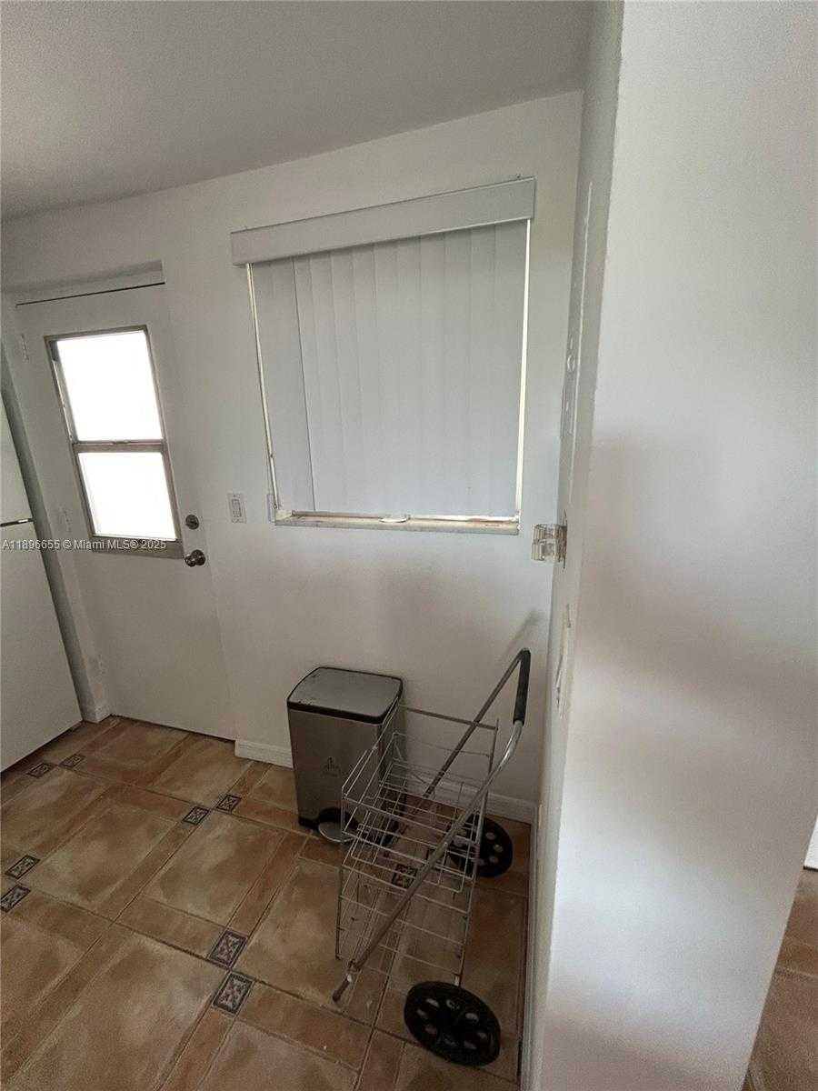 Small Image of 7850 BYRON AVE #403, Miami Beach Number 66