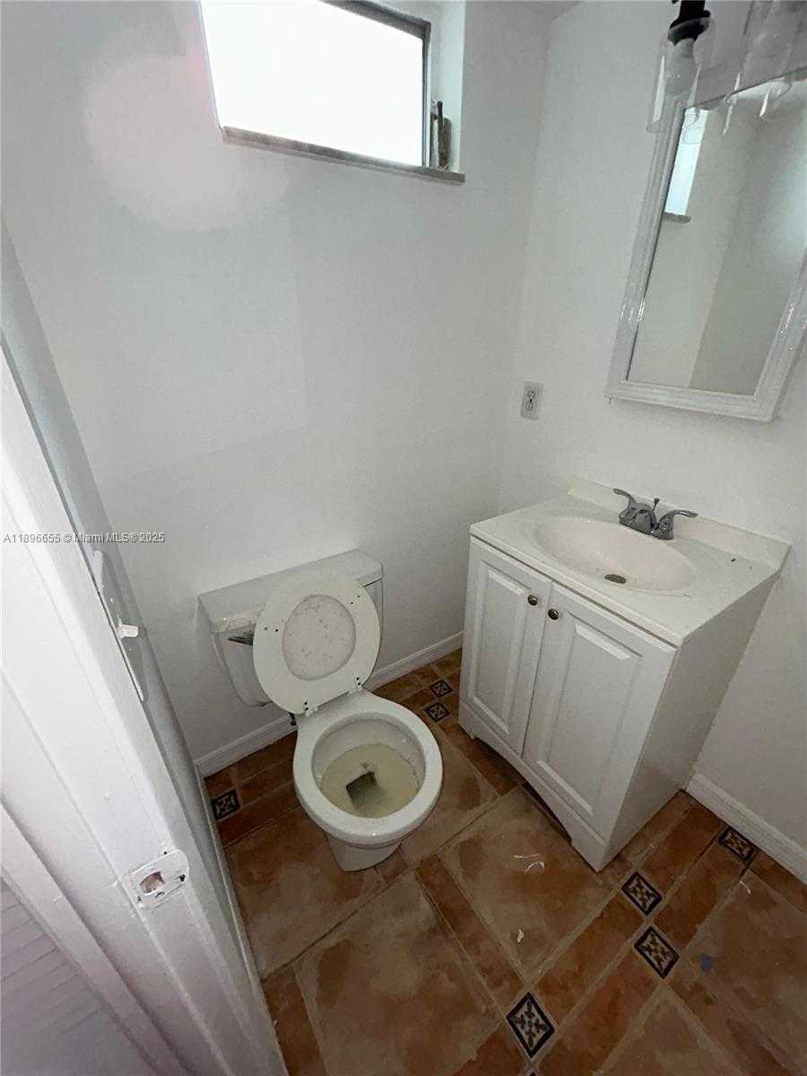 Small Image of 7850 BYRON AVE #403, Miami Beach Number 8