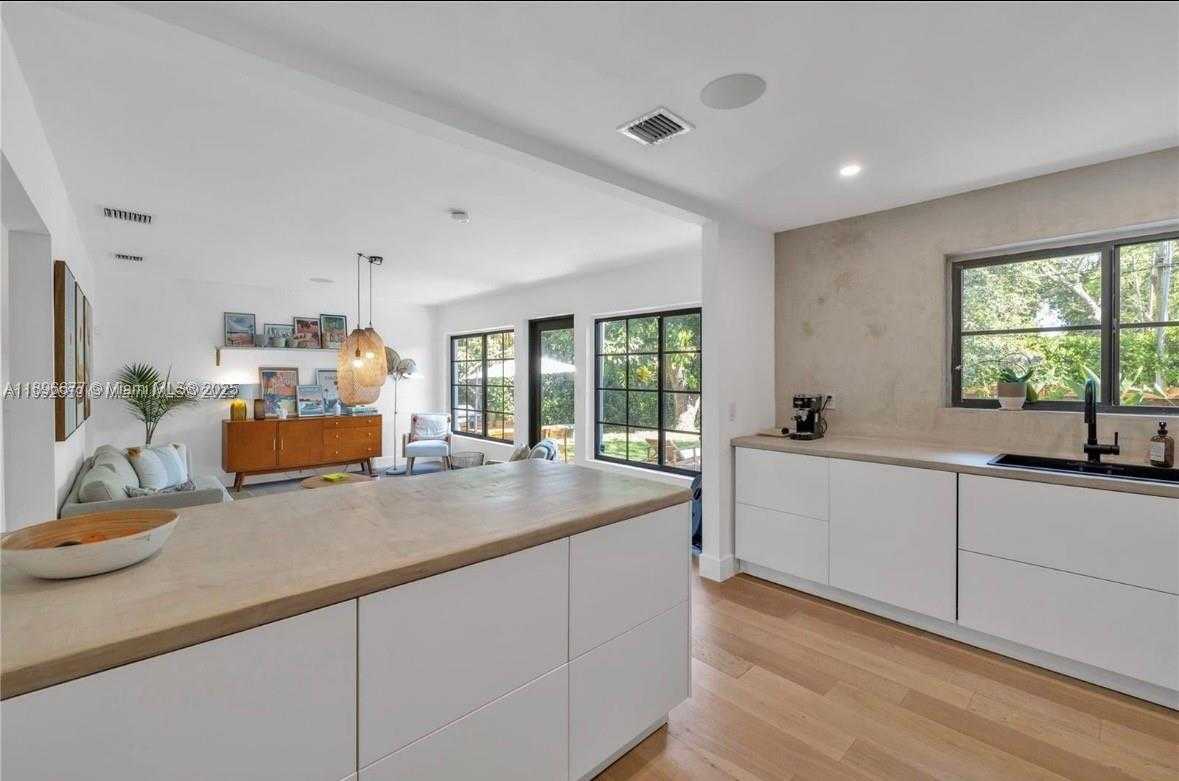 Small Image of 114 NORTH EAST 103RD ST, Miami Shores Number 13