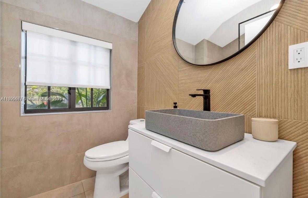 Small Image of 114 NORTH EAST 103RD ST, Miami Shores Number 19