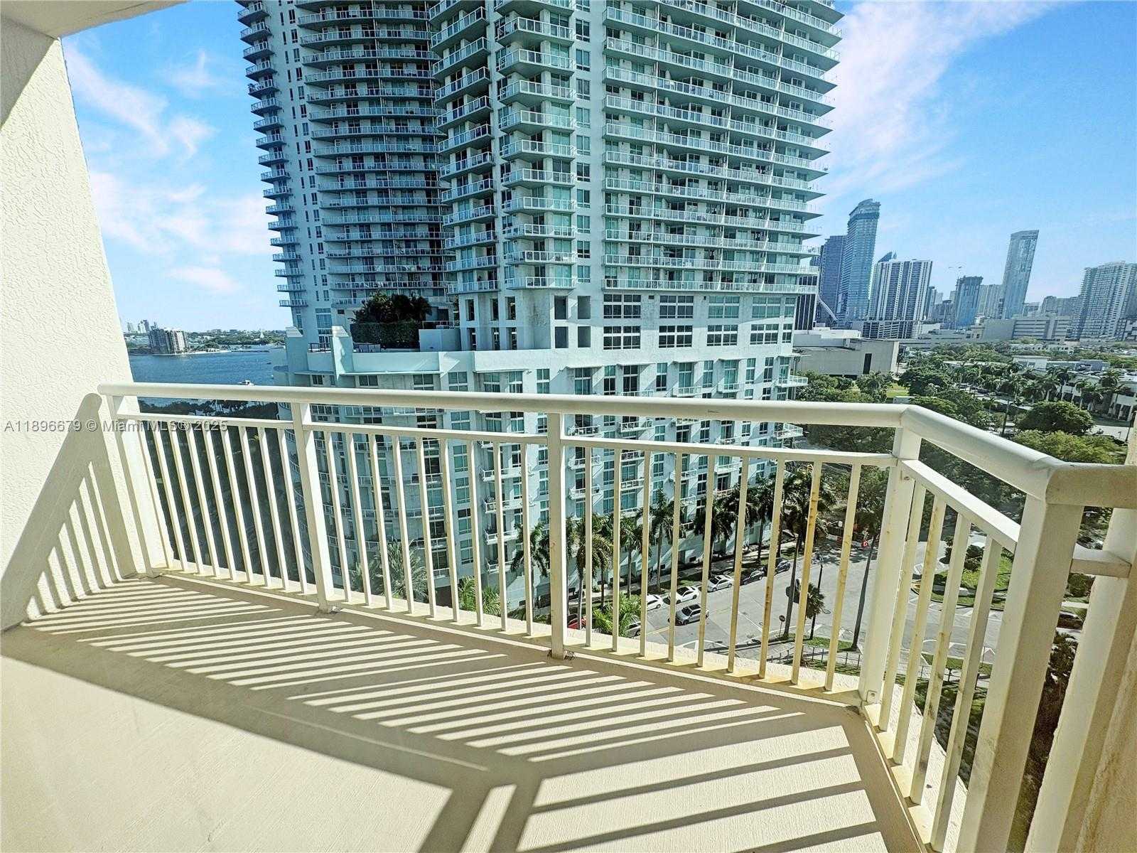 Small Image of 2000 NORTH BAYSHORE DR #1406, Miami Number 32