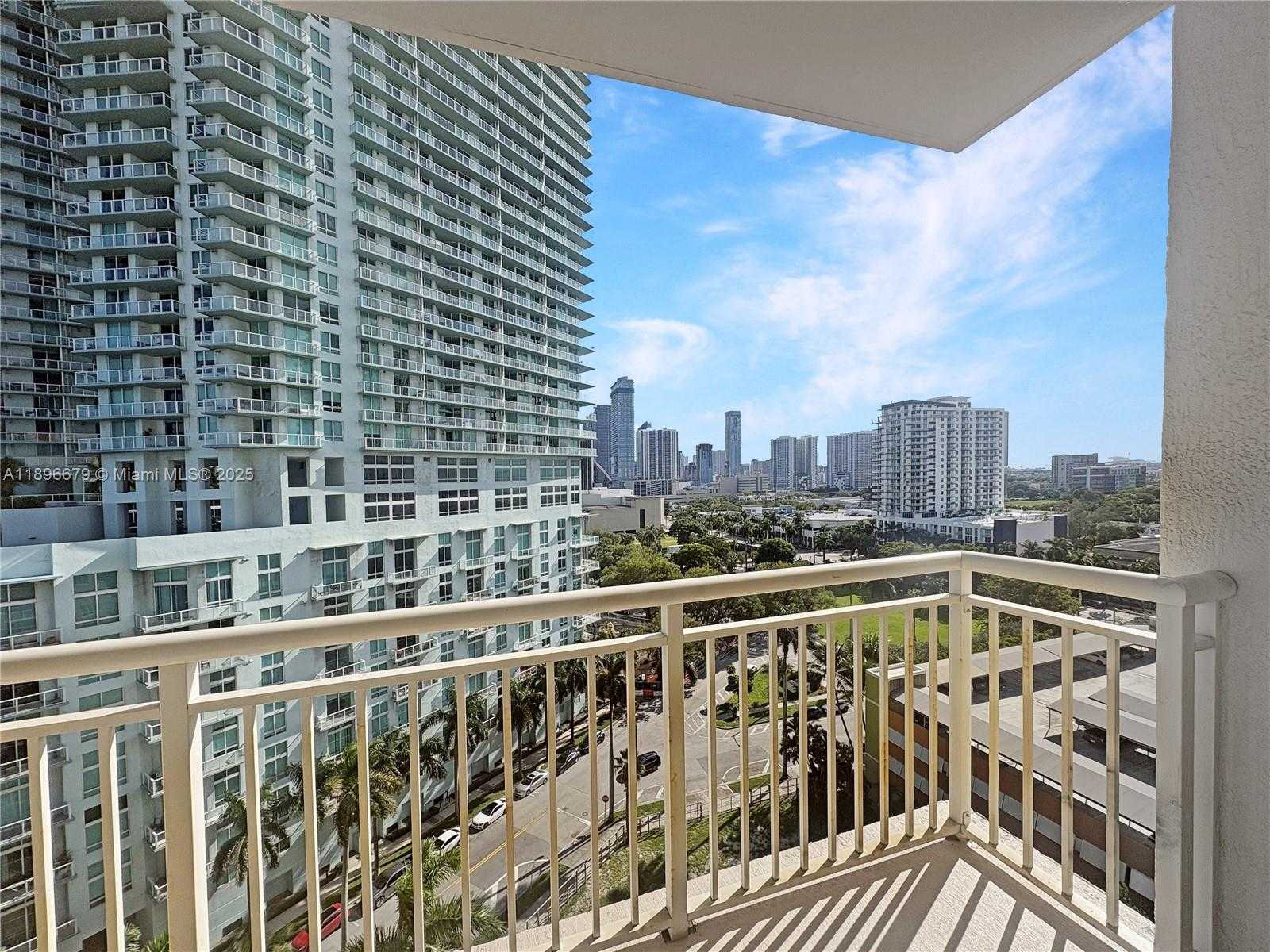 Small Image of 2000 NORTH BAYSHORE DR #1406, Miami Number 33