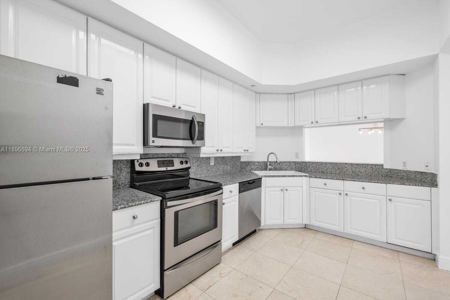 Small Image of 888 BRICKELL KEY DR #2607, Miami Number 11