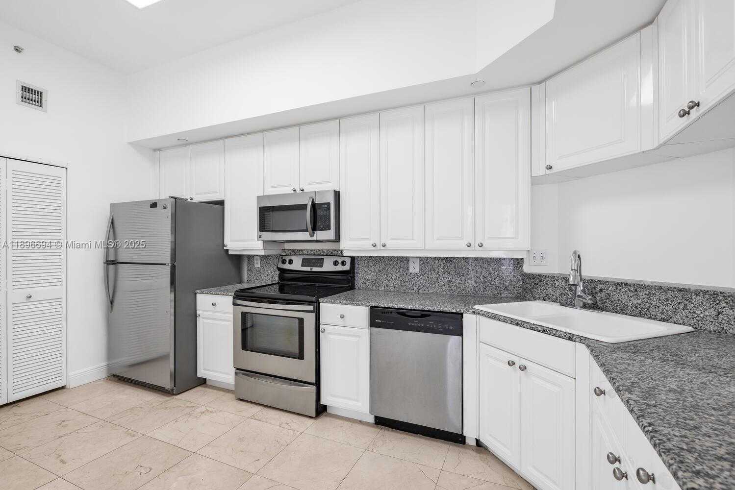 Small Image of 888 BRICKELL KEY DR #2607, Miami Number 9