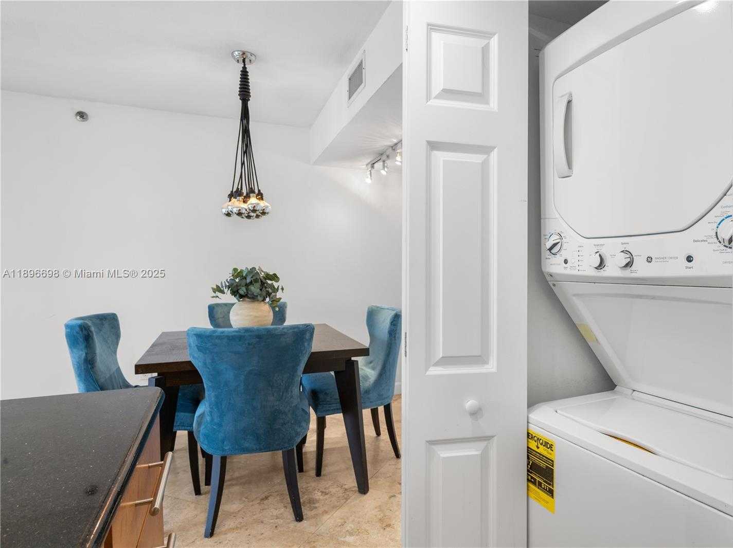 Small Image of 1621 BAY RD #906, Miami Beach Number 19