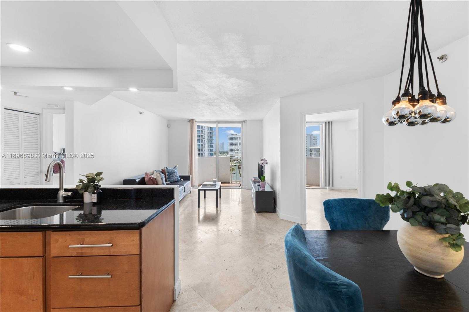 Small Image of 1621 BAY RD #906, Miami Beach Number 2