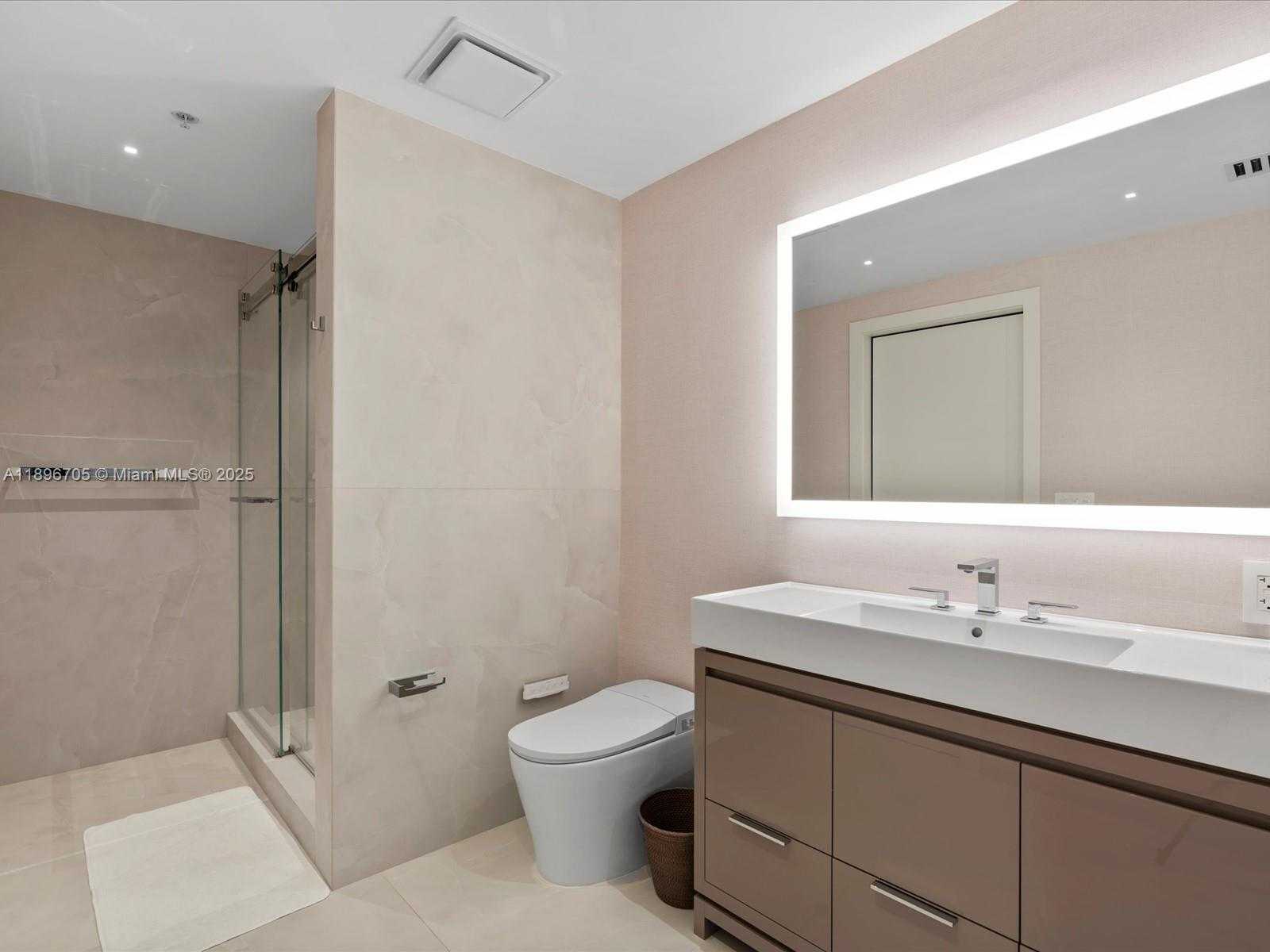 Small Image of 3501 NORTH OCEAN DR #V5, Hollywood Number 11