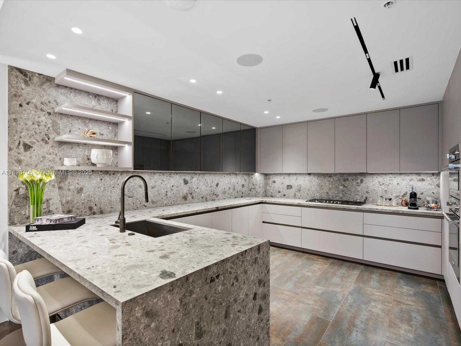 Small Image of 3501 NORTH OCEAN DR #V5, Hollywood Number 21