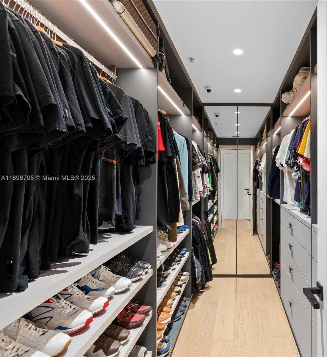 Small Image of 3501 NORTH OCEAN DR #V5, Hollywood Number 32