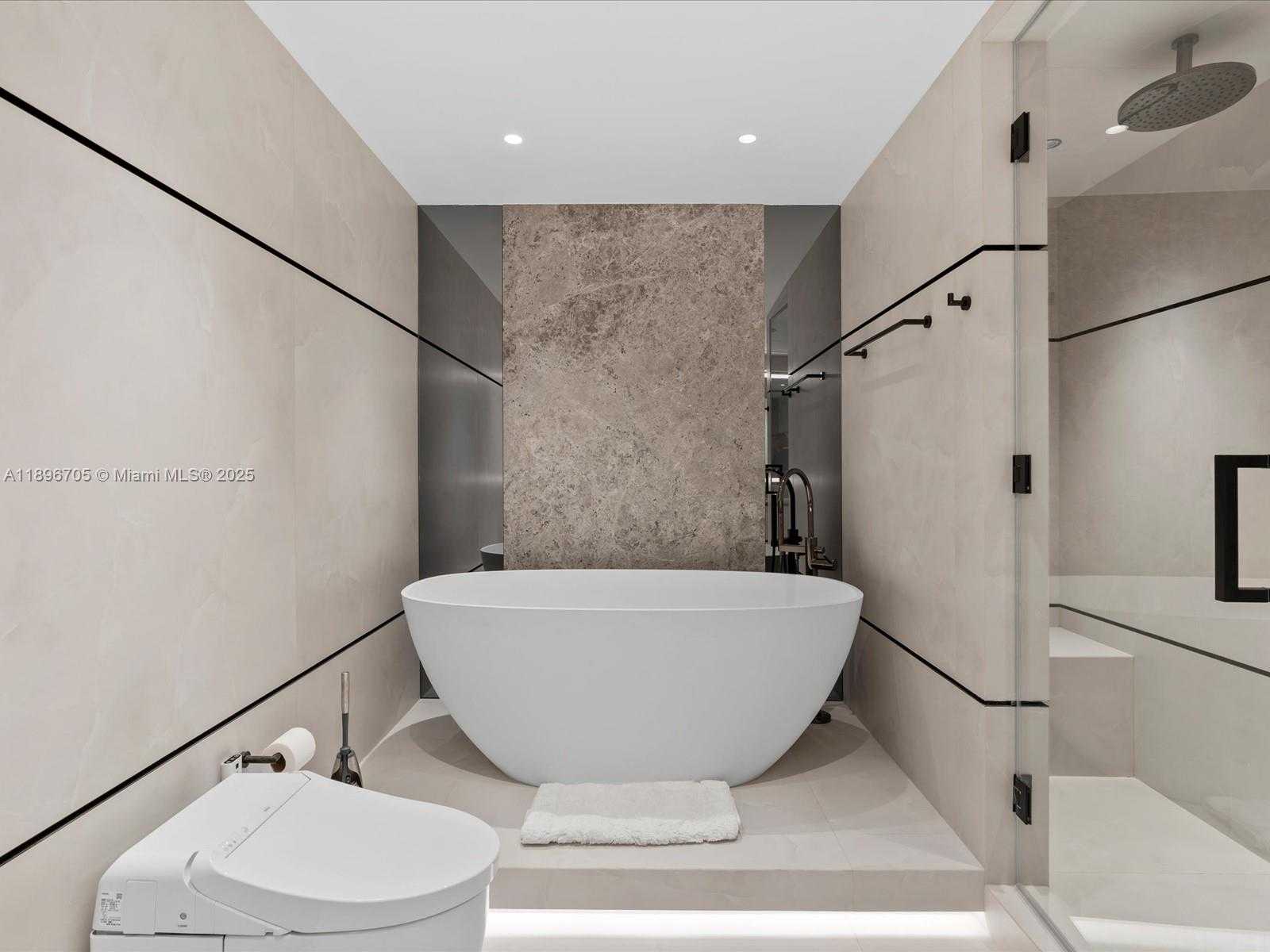 Small Image of 3501 NORTH OCEAN DR #V5, Hollywood Number 35
