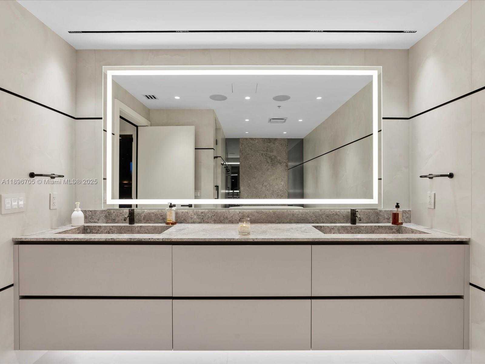 Small Image of 3501 NORTH OCEAN DR #V5, Hollywood Number 37
