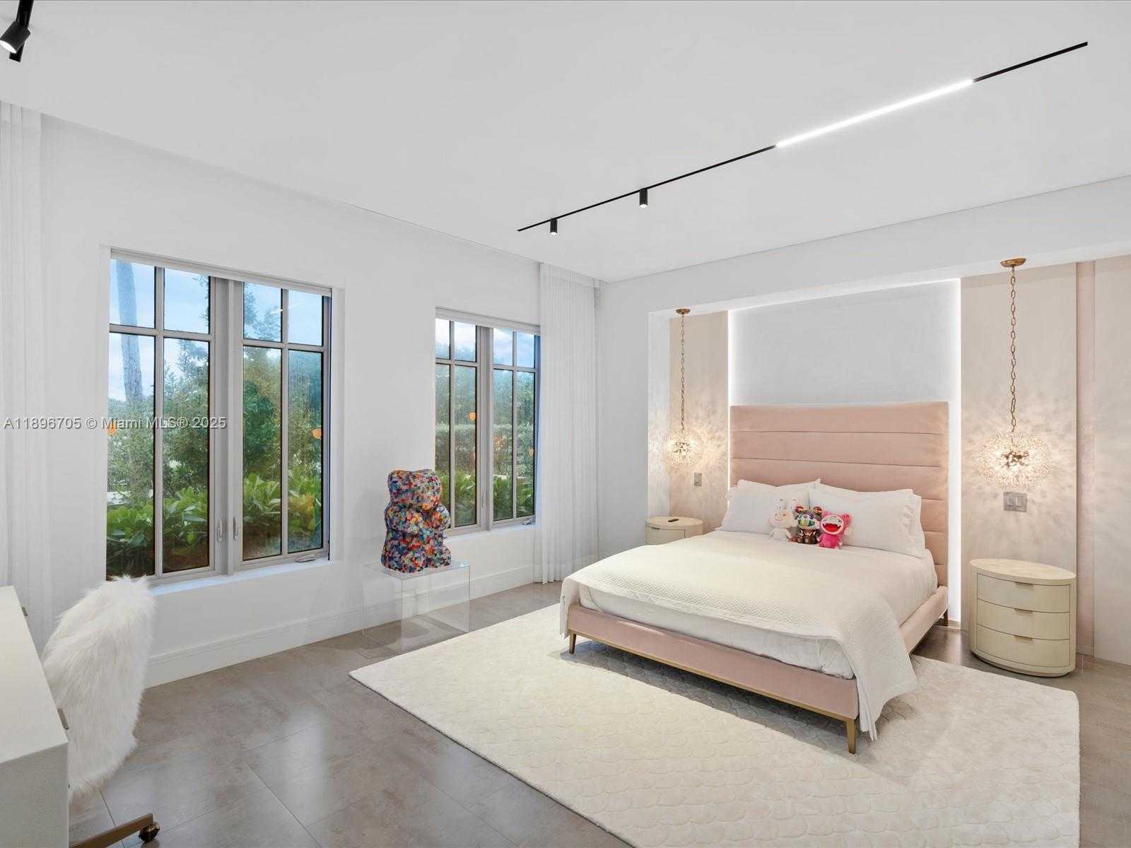 Small Image of 3501 NORTH OCEAN DR #V5, Hollywood Number 8