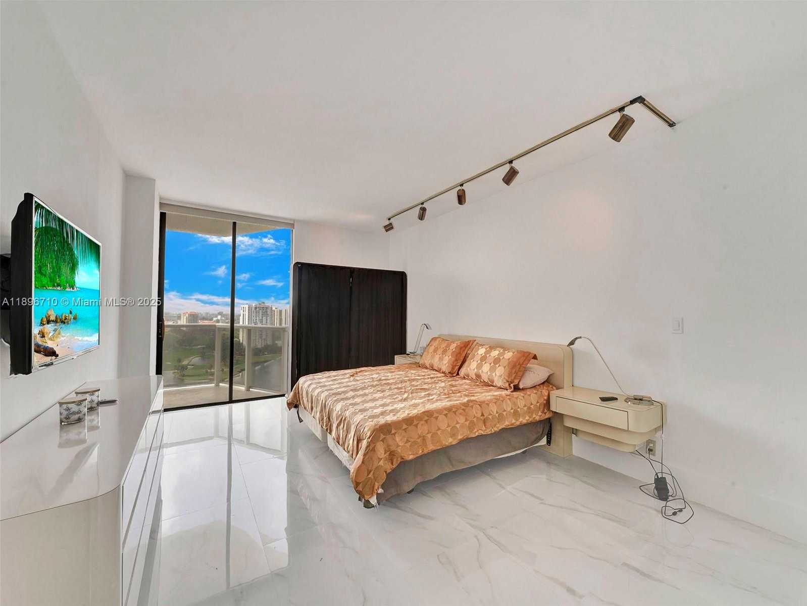 Small Image of 20281 EAST COUNTRY CLUB DR #2109, Aventura Number 16