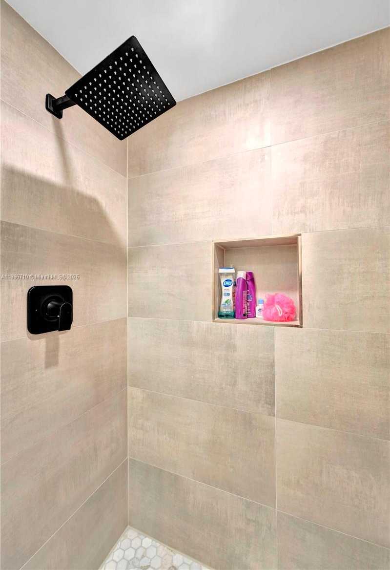 Small Image of 20281 EAST COUNTRY CLUB DR #2109, Aventura Number 30