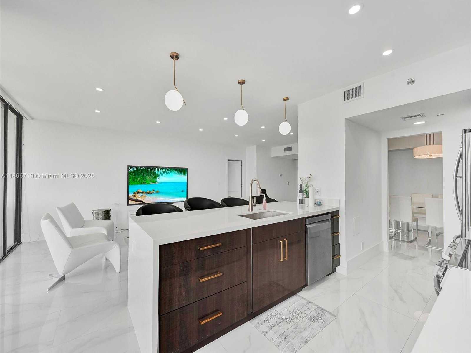 Small Image of 20281 EAST COUNTRY CLUB DR #2109, Aventura Number 8