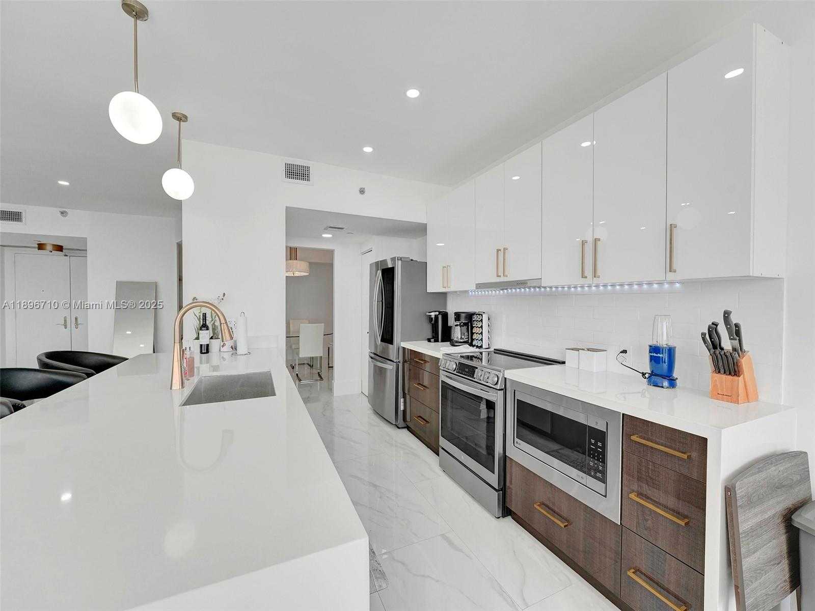 Small Image of 20281 EAST COUNTRY CLUB DR #2109, Aventura Number 9