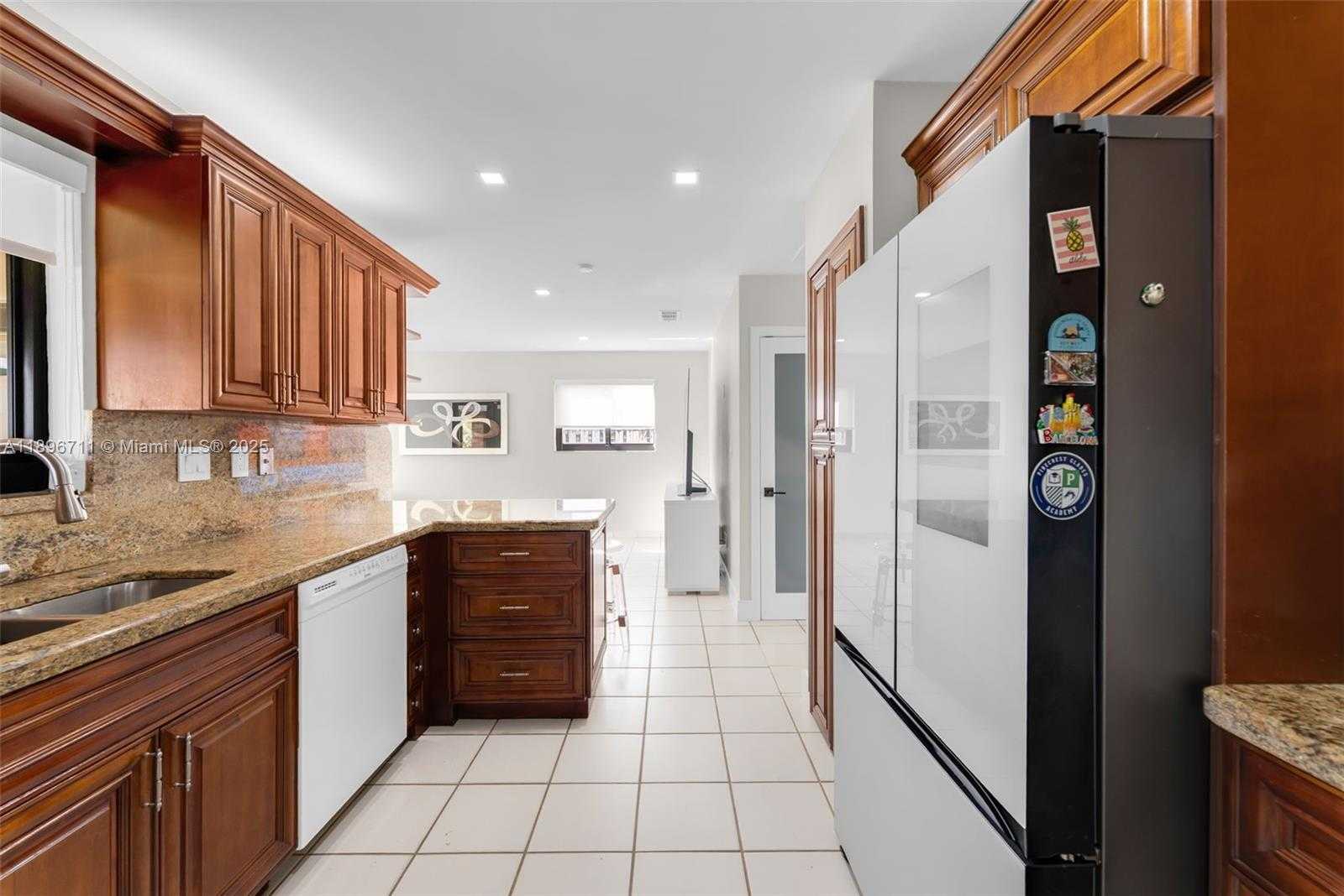 Small Image of 1417 SOUTH WEST 139TH AVE #1417, Miami Number 18