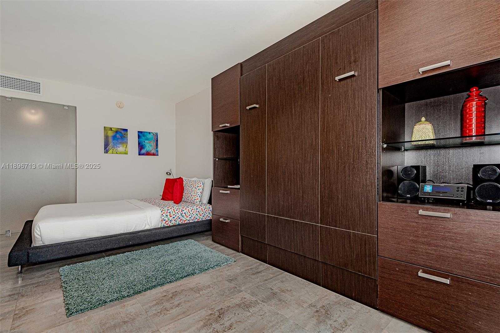 Small Image of 2301 COLLINS AVE #723, Miami Beach Number 13