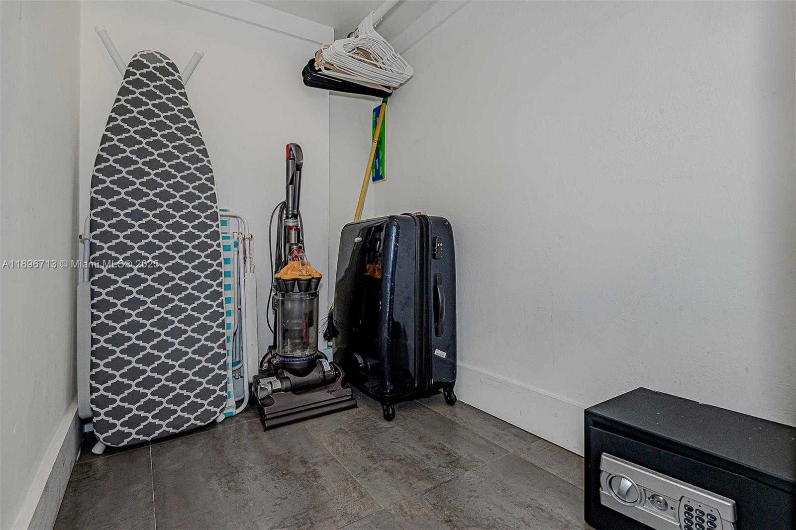 Small Image of 2301 COLLINS AVE #723, Miami Beach Number 24