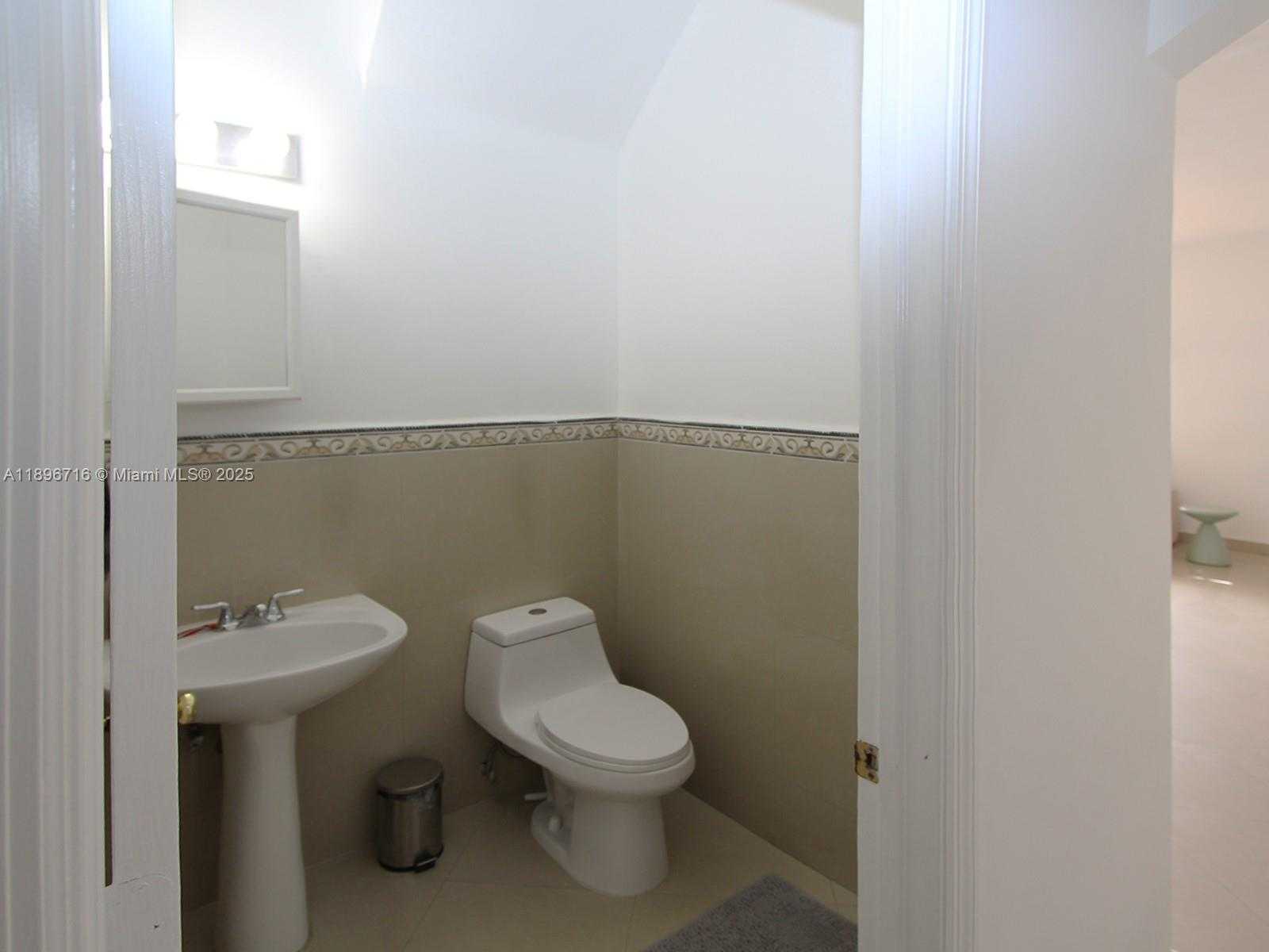 Small Image of 5755 NORTH WEST 115TH CT #110, Doral Number 10