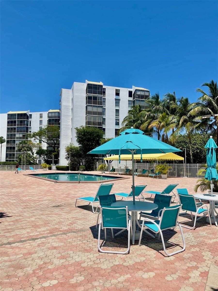 Small Image of 20400 WEST COUNTRY CLUB DR #608, Aventura Number 19
