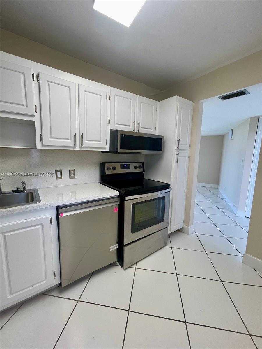 Small Image of 20400 WEST COUNTRY CLUB DR #608, Aventura Number 7