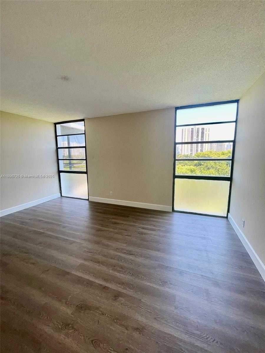 Small Image of 20400 WEST COUNTRY CLUB DR #608, Aventura Number 9