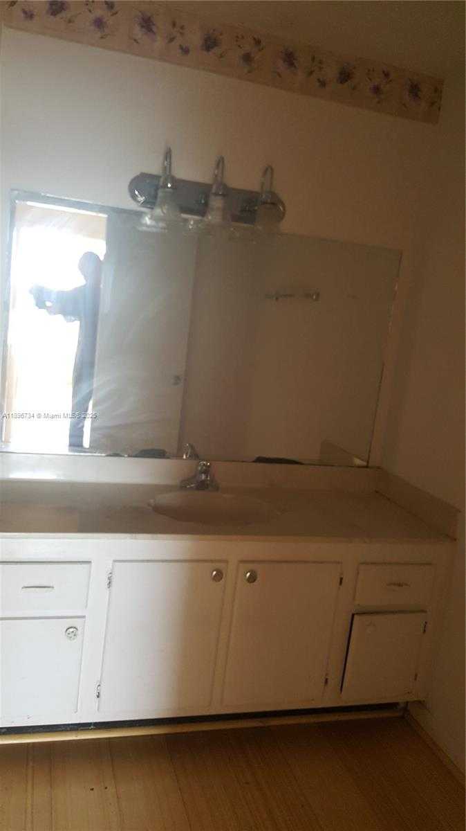 Small Image of 2020 NORTH EAST 135TH ST #406, North Miami Number 7