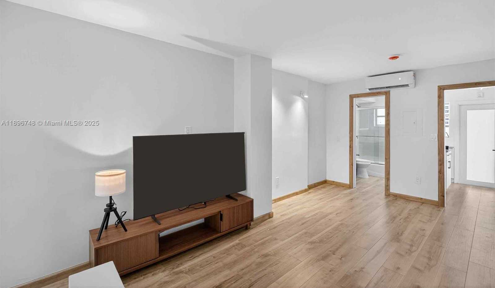 Small Image of 1334 EUCLID AVE #4, Miami Beach Number 12