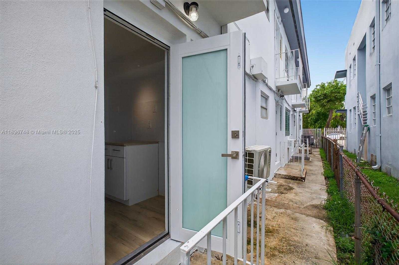 Small Image of 1334 EUCLID AVE #4, Miami Beach Number 17