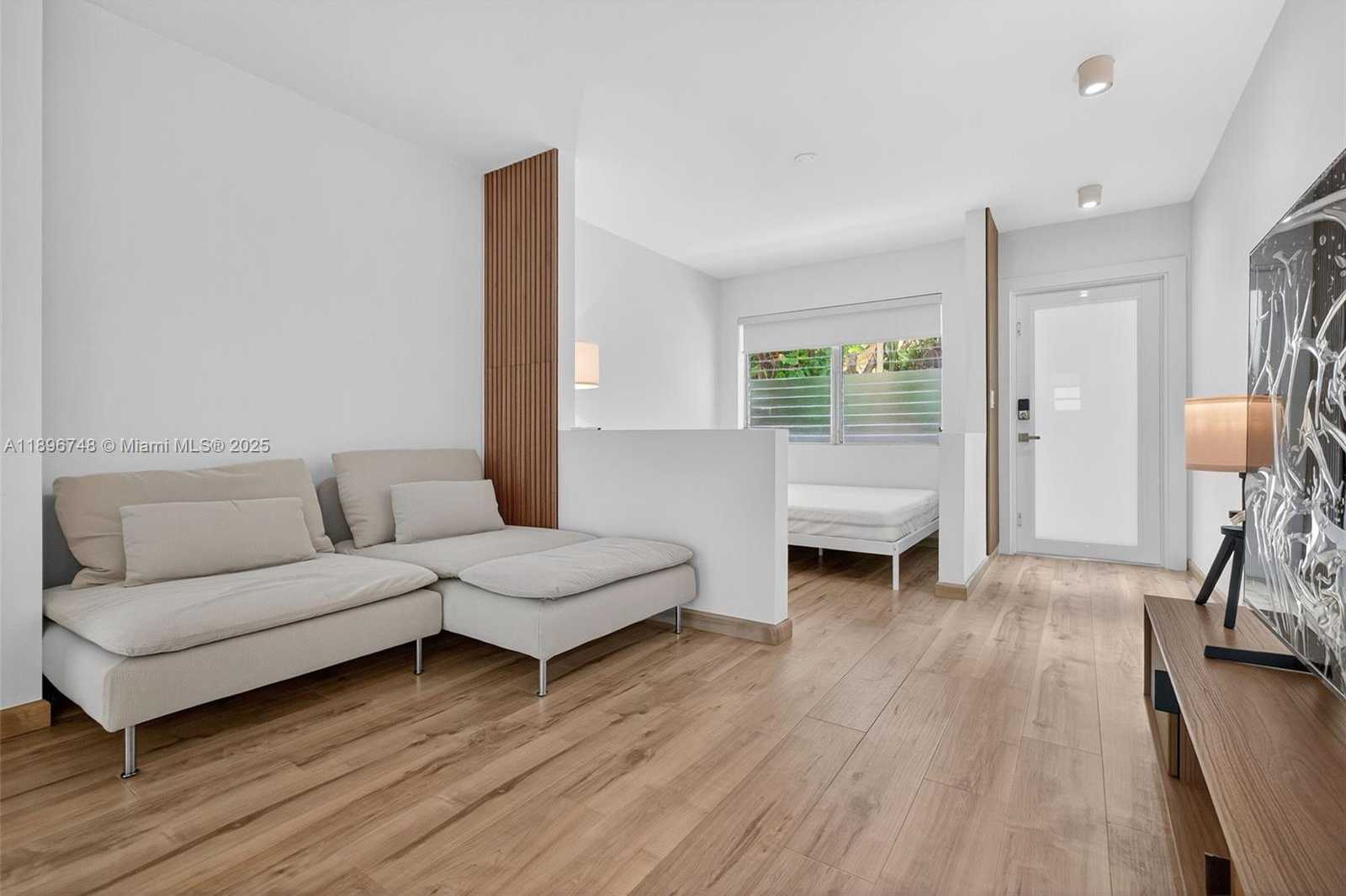 Small Image of 1334 EUCLID AVE #4, Miami Beach Number 3